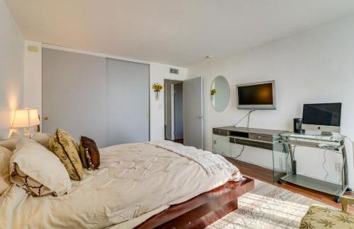 Granada Hills Condo with Community Pool and Workspace - Foto 13