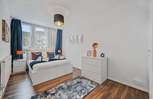 Chic 2-Bed Flat with Workspace, Balcony, Parking - Foto 15