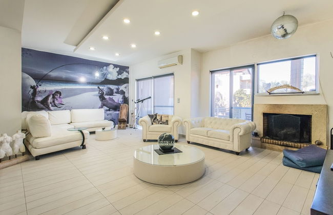 Thomis Beach Family Home Near the Sea - Photo 15