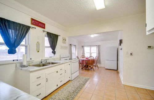 Less Than 1 Mi to Vineyard Historic Farnam Home! - Foto 3