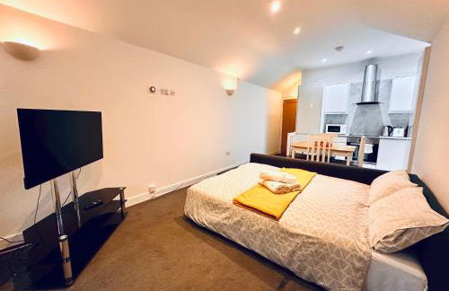 Stylish 1 Bedroom Flat in the Heart of Staines - Foto 11