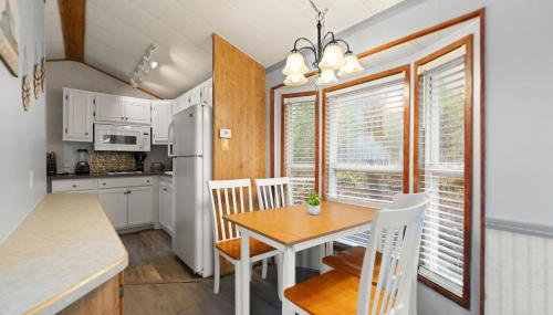 Premium Cabin with Pasture Views & Private Hot Tub - Foto 2