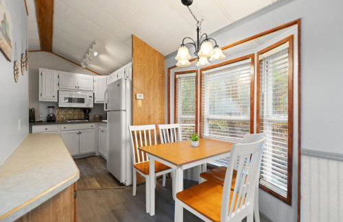 Premium Cabin with Pasture Views & Private Hot Tub - Foto 2