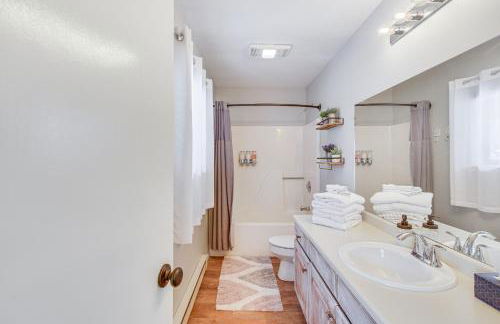 Cozy Angel Fire Condo - Walk to Ski Lift! - Foto 16