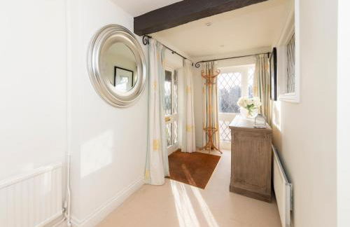 Luxurious Country House with Cinema Games Room - Pass the Keys - Photo 56