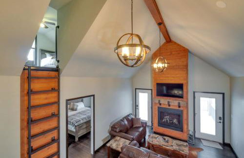 Tranquility Lake Getaway with Hot Tub on 27 Acres! - Foto 4