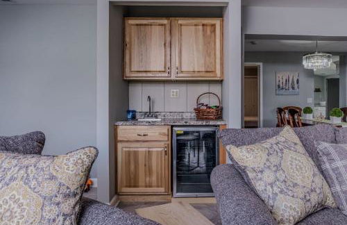 3BR 2BTH Waterfront Vacation Rental on Riverwalk to Downtown McHenry with Pier - Foto 35