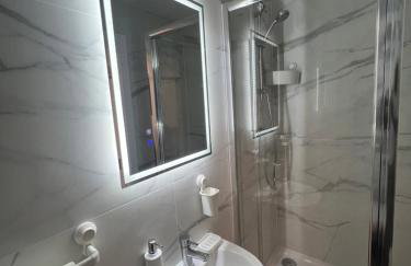 West Hampstead 3BR - with Fast WiFi - Sofa Bed & Workstation - Foto 4