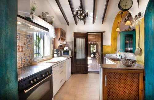 Casa Madre Tierra con jacuzzi piscina zona de barbacoa y preciosas vistas - Foto 46