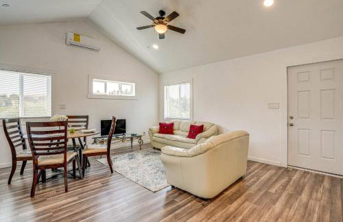 Quaint Concord Home with Covered Porch Near Hiking - Foto 6