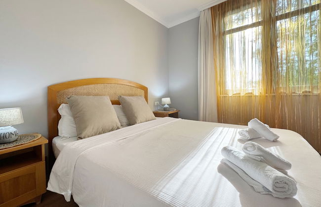 Stunning 2-bed Apartment in Sozopol - Photo 4