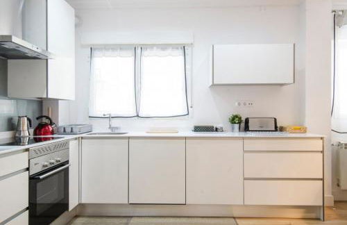 Bright Stylish 2BD 2BTH - CITY CENTRE - Photo 14