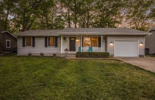 ATLAS - Whole House - 5BR 2BA - Hot Tub - Game Rooms - Theater - Fenced Backyard - Foto 43