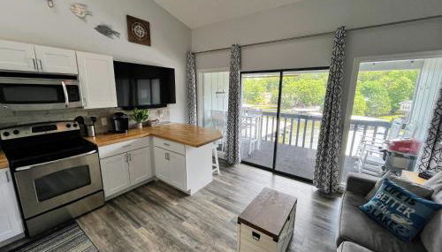 F Lakefront! Remodeled, Sleeps 4, Boat Slip, Patio, WiFi, Cable, Pool - Foto 3