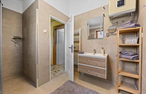 Villa Emely for 8 people near Porec with heated pool & jacuzzi - Foto 19