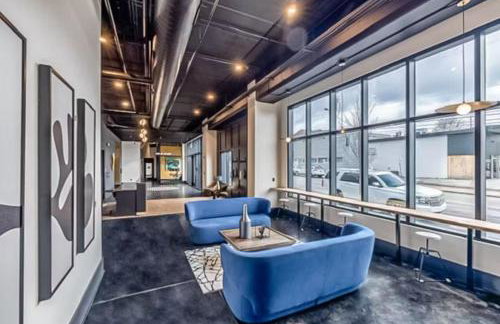 Nashville Oasis at The Muse Modern 2BR with Balcony Rooftop Views - Foto 18