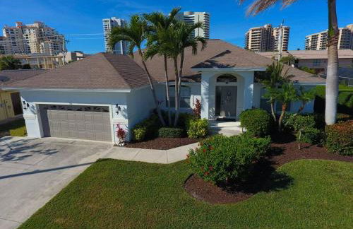 5* 3 BR 3 BA Home 4 min walk to beach & JW Marriott w/heated pool - Foto 42