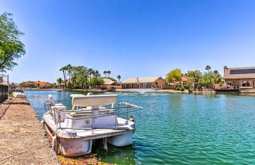 Mod Casa Grande Home with Patio on the Water! - Foto 28