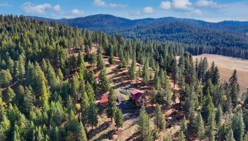 Nomad Peak Retreat Rustic Cabin in Mt Spokane - Foto 3