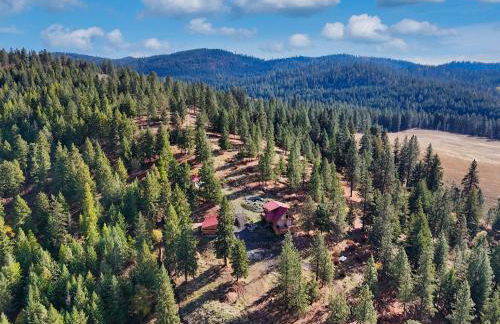 Nomad Peak Retreat Rustic Cabin in Mt Spokane - Foto 3