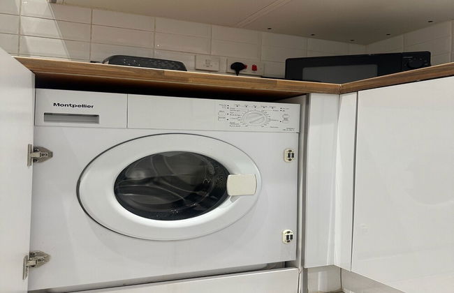 Charming 1-bed Apartment in Walton on the Naze - Photo 25