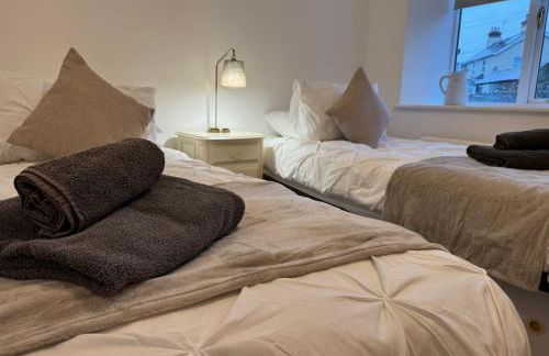 Henllys Cottage - Photo 8