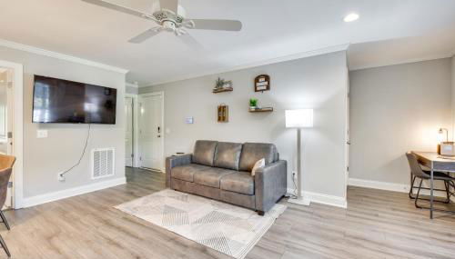 Walk to Main St and River Downtown Helen Condo - Foto 5