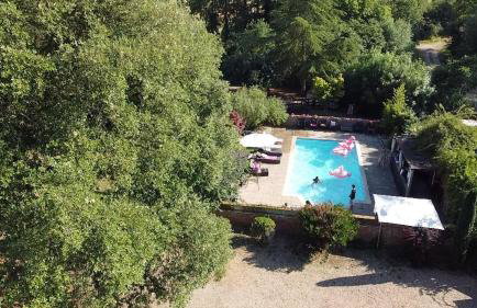 Farmhouse Retreat with Hot Tub, Pool, Horses, Games Room, Free Car Park, Only 45 min from Oxford Circus - Foto 13