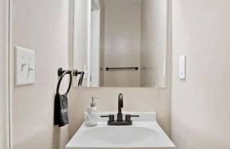 Chic Boho Retreat Near Downtown - Photo 51