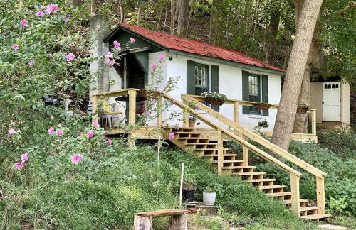 "Lovely Tiny House Rental for a Romantic Getaway in Shepherdstown, West Virginia - Foto 1