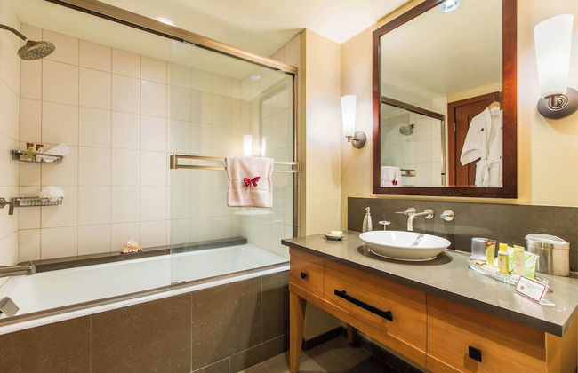 Hale Papakea Ko Olina Beachfront Villa w/ Views - Photo 8