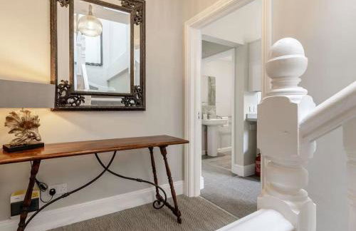 Coastal Apartment 2 Minutes from the Beach & Town Centre - Foto 2