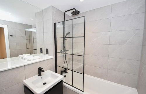 Modern 2 Bed Flat in Central Manchester w Balcony - Foto 29