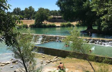 Modern 3 2 two Kings hot tub Fire pit 16min to Wine Trail Nearby Pickleball Courts Pools - Foto 126