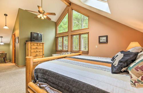 Waterfront Lake Tomahawk Cabin with Game Room! - Photo 19