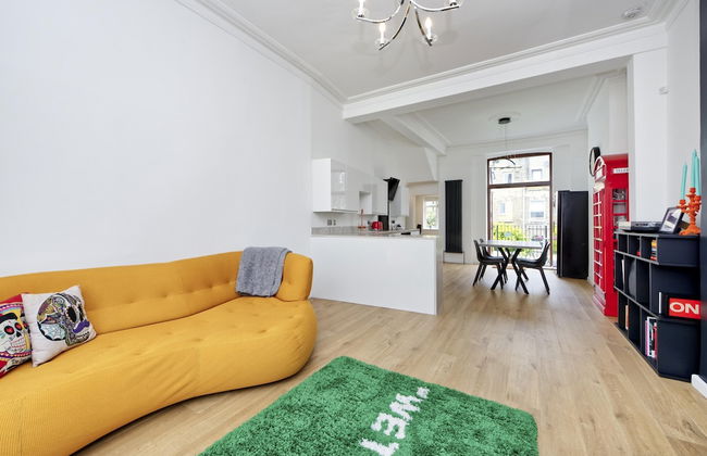 Beautiful Battersea Garden Flat by Underthedoormat - Photo 1