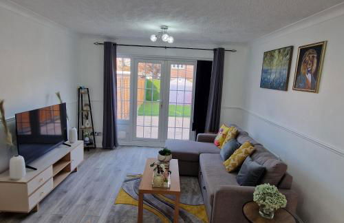 Cosy and Luxurious Home - Photo 25