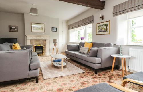 Grange House - Photo 6