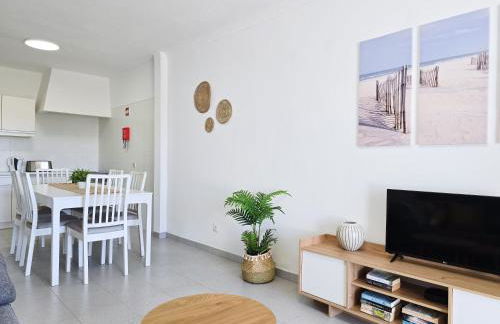 GOLDEN SUN - Sunny Balcony, Sea View, Beach, AC - Photo 33