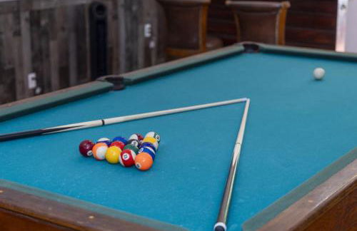 Twin Pines Retreat - Lake, Firepit and Games - Foto 13