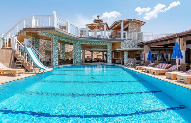 Marietta Hotel & Apartments - Photo 52