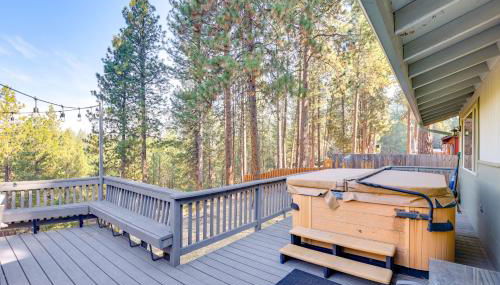 Ping-Pong and Private Hot Tub Family Cabin in Bend! - Foto 3