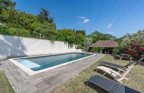 L'Horizon - Suite romantique avec jacuzzi, sauna, piscine & vidéo projecteur - Foto 15