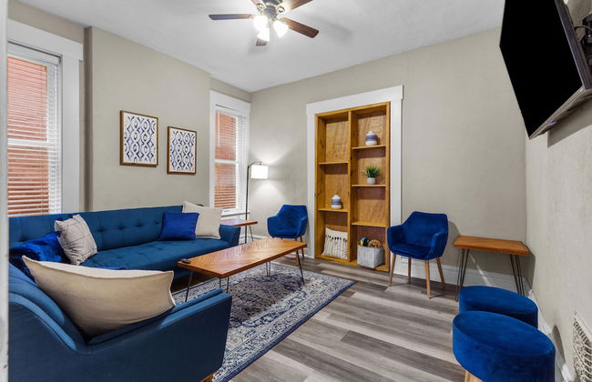 Designer Home in Shaw Right Side - JZ Vacation Rentals - Photo 1