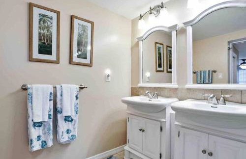 Great shape after Milton -Gorgeous Pool! - os - Photo 21