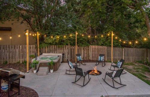 Central Family Oasis with Hot Tub & Fenced Yard - Foto 63