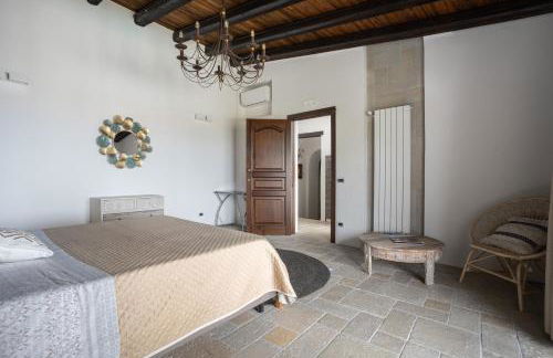 Villa a 300 Mt. dal Mare (Magaggiari) con campo da tennis - Foto 28