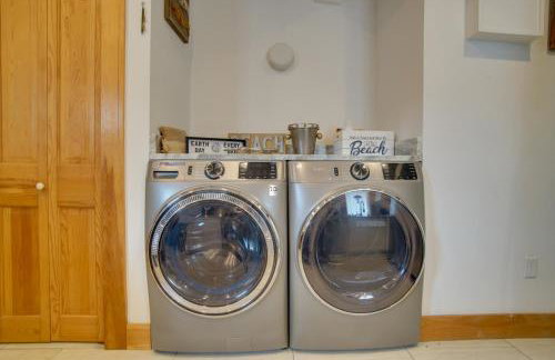 1 Mi to Ferry Terminal Oak Bluffs Family Retreat! - Foto 13