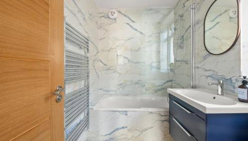 Stylish Flat I Sleeps 6 I With Parking - Foto 5, Shower