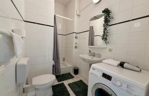 LIVA Stays Schwerin Zentrum - 4 Ferienwohnungen mit Küche und WLAN - Nähe Hauptbahnhof - Ideal für Familien & Monteure - Foto 33